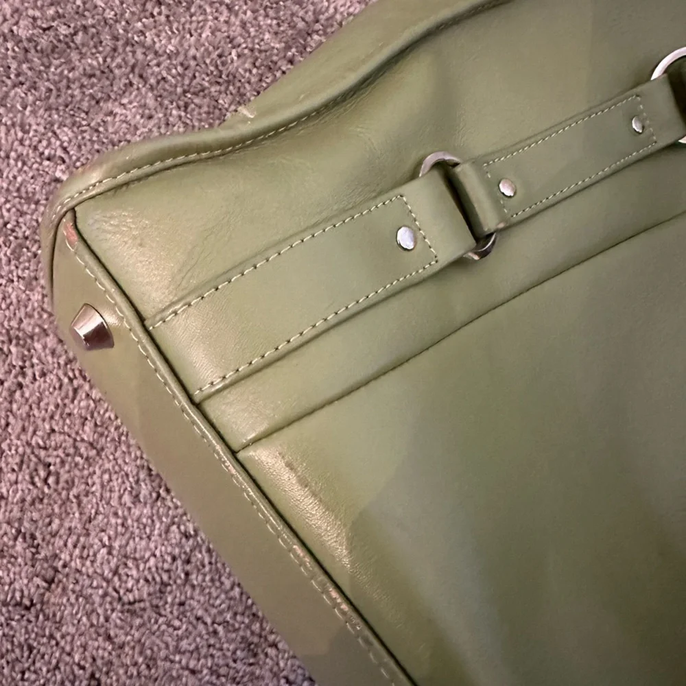 Piel VERTICAL BELTED BUSINESS TOTE